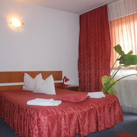 Bed and Breakfast Riviera Valceana Римніку-Вилча Екстер'єр фото