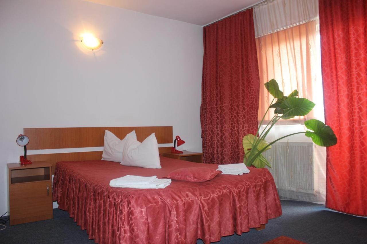 Bed and Breakfast Riviera Valceana Римніку-Вилча Екстер'єр фото