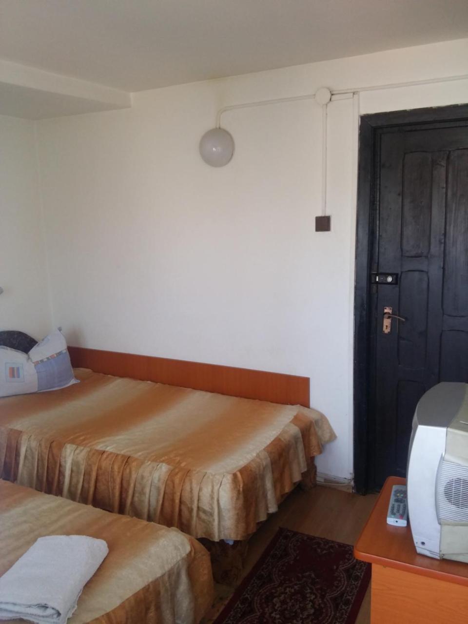Bed and Breakfast Riviera Valceana Римніку-Вилча Екстер'єр фото