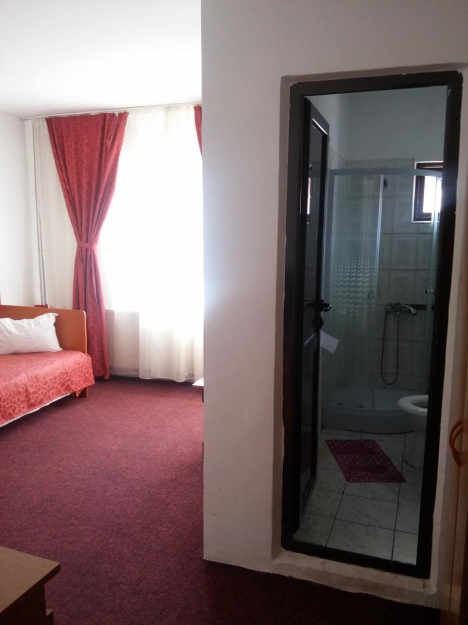 Bed and Breakfast Riviera Valceana Римніку-Вилча Екстер'єр фото