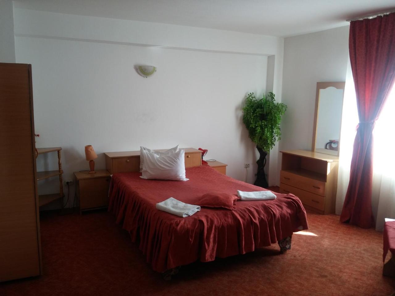 Bed and Breakfast Riviera Valceana Римніку-Вилча Екстер'єр фото