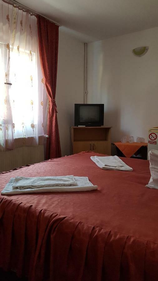 Bed and Breakfast Riviera Valceana Римніку-Вилча Екстер'єр фото