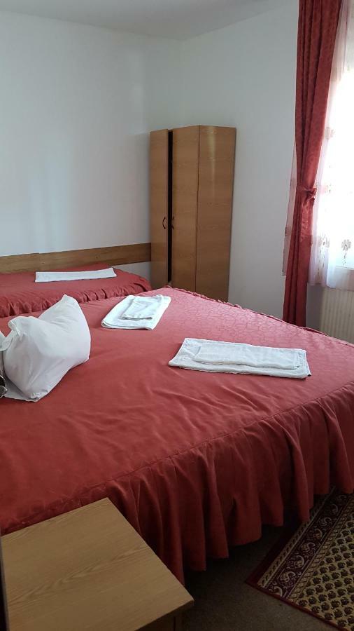 Bed and Breakfast Riviera Valceana Римніку-Вилча Екстер'єр фото